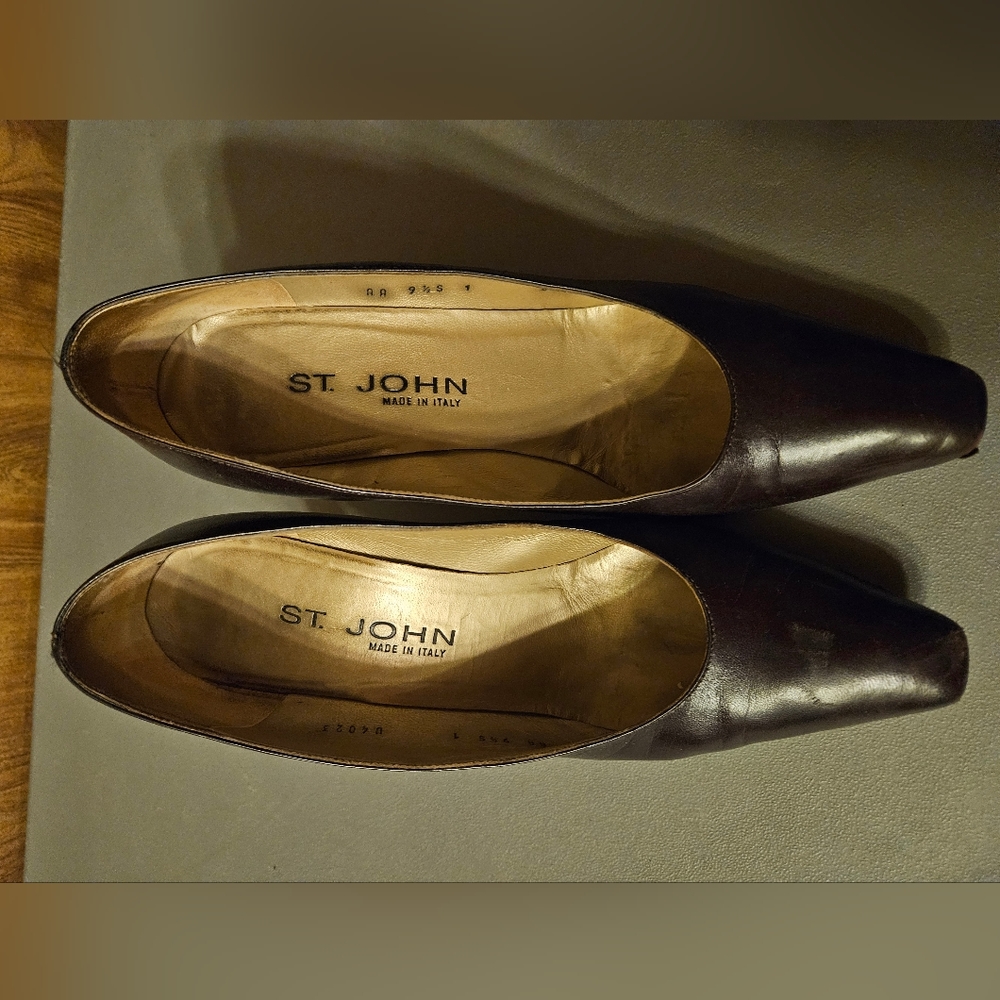 St John brown pumps, size 9-1/2